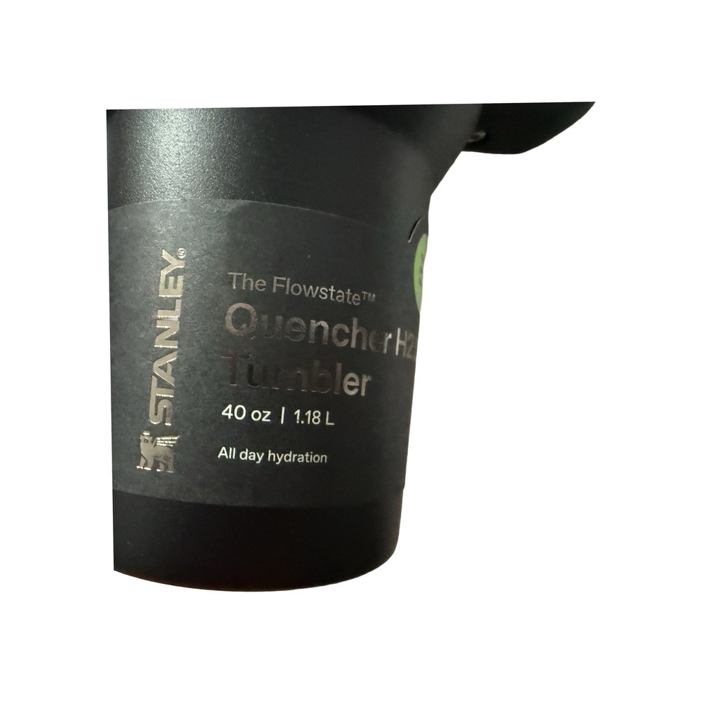Stanley Halloween Quencher 40oz FlowState Tumbler Glow Sweetheart Skull Black - Picture 3 of 6